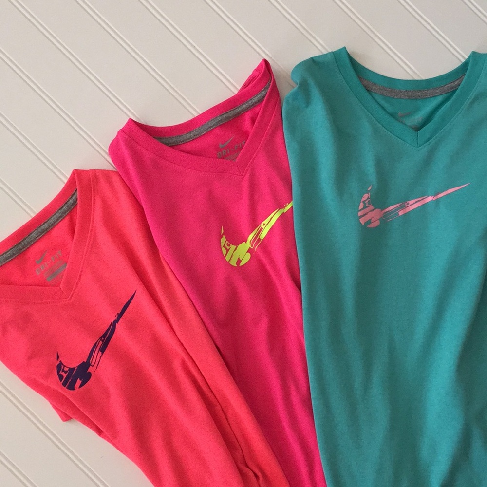 DRI FIT NIKE TOPS SZ L